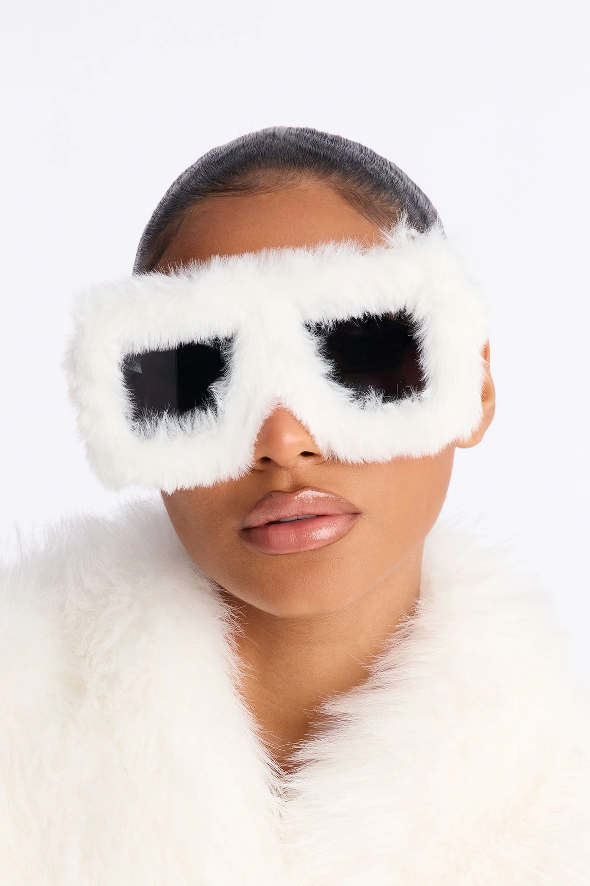 Fur Sight Sunglasses - White — Branco