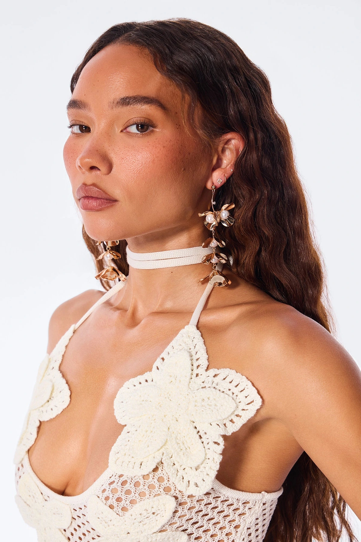 Petal Drip Drop Earrings - Gold — Dourado