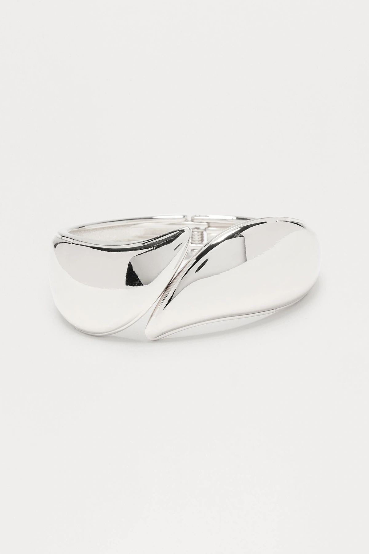Welded Edge Cuff Bracelet - Silver — Prateado
