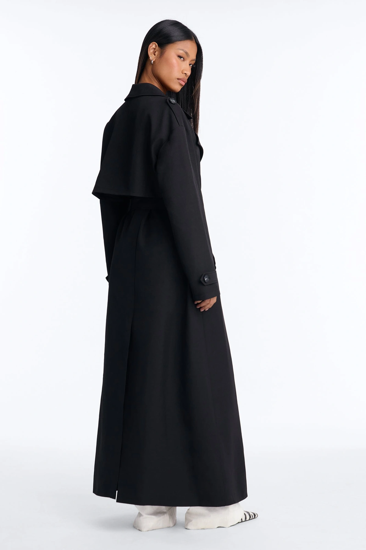 Elorea Belted Solid Trench Coat - Black — Preto