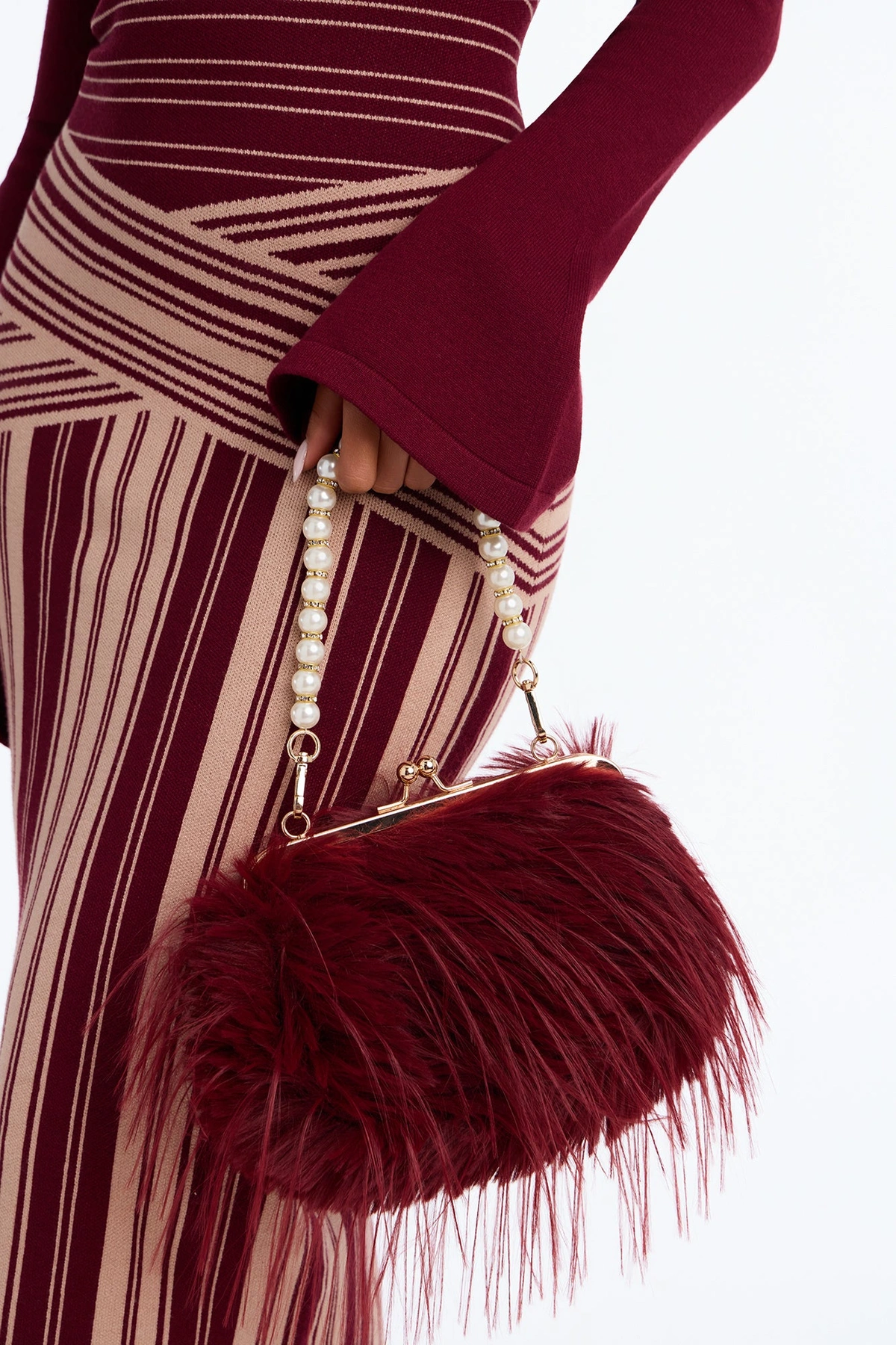 Double Date Faux Fur Clutch - Burgundy — Bordô