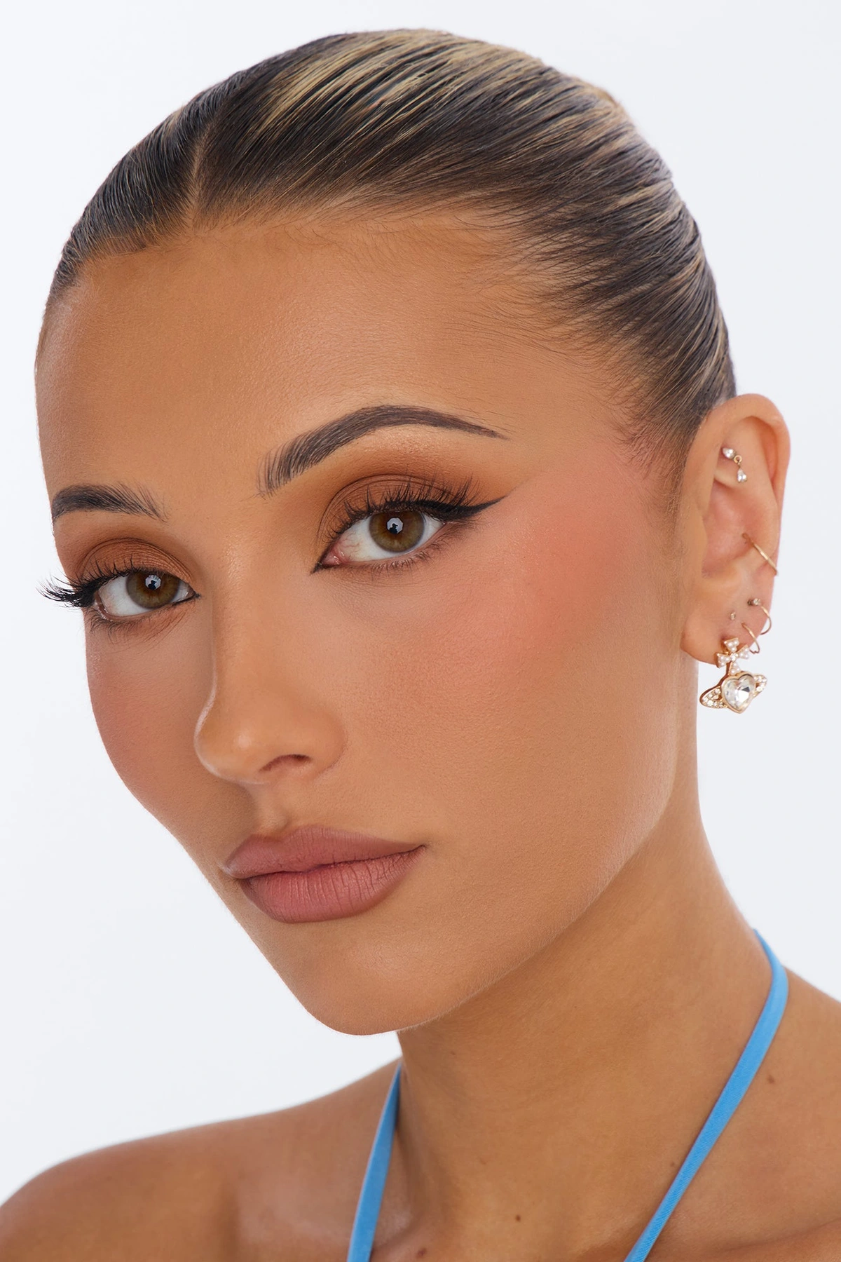 Queen Of The World Rhinestone Stud Earrings - Gold — Dourado