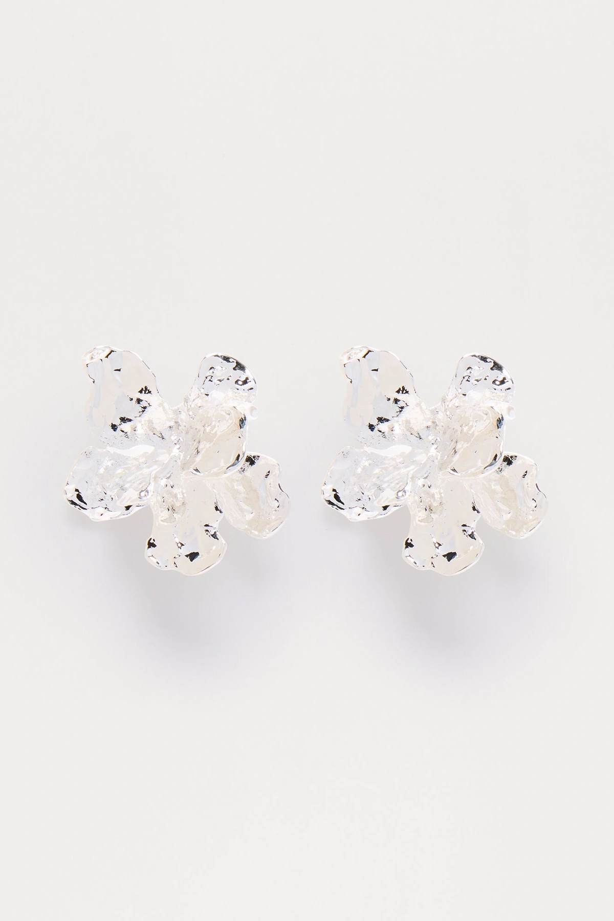 Floral Hardware Drop Statement Earrings - Silver — Prateado
