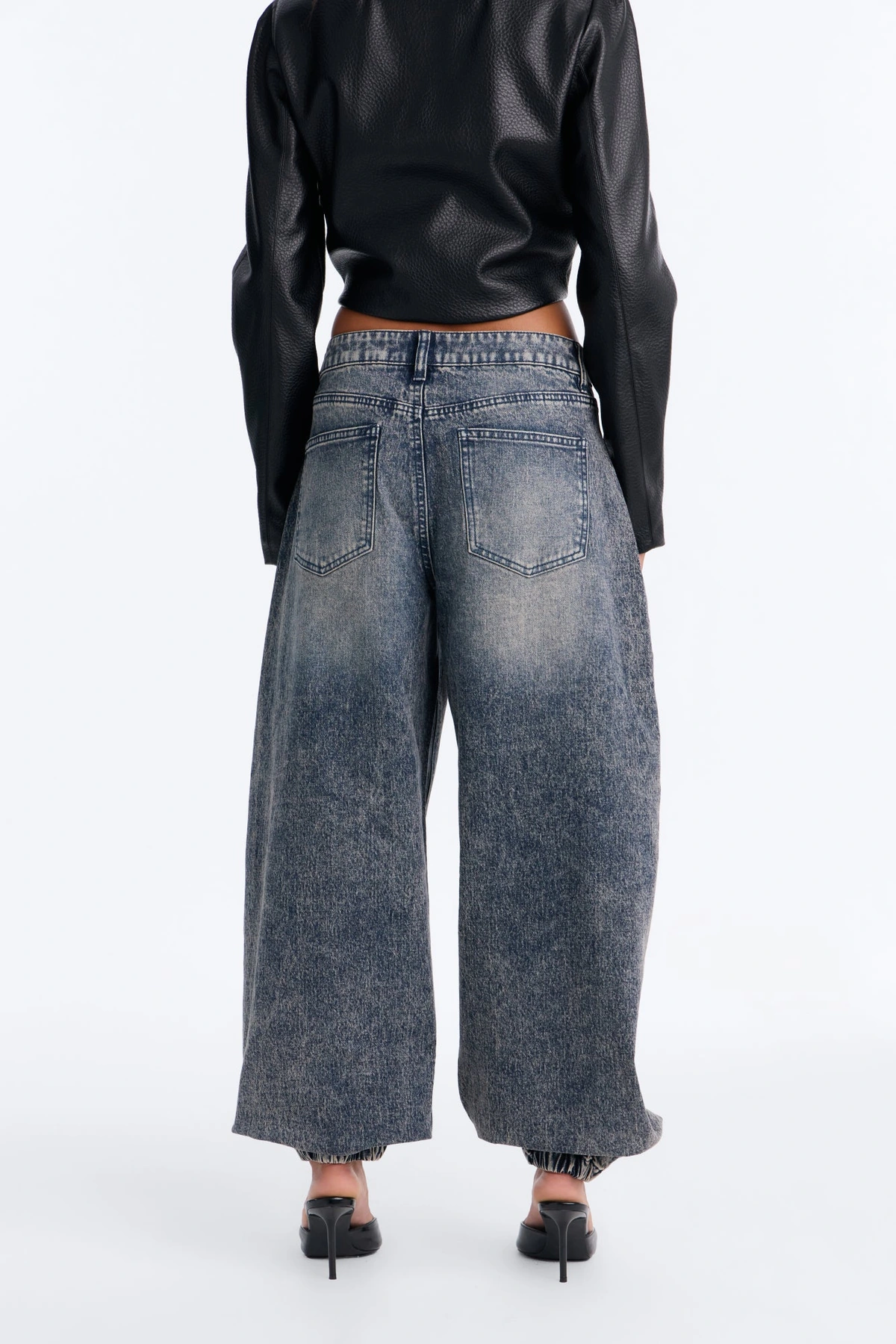 Run The City Denim Jogger Jeans - Vintage Wash — Ganga de lavagem envelhecida