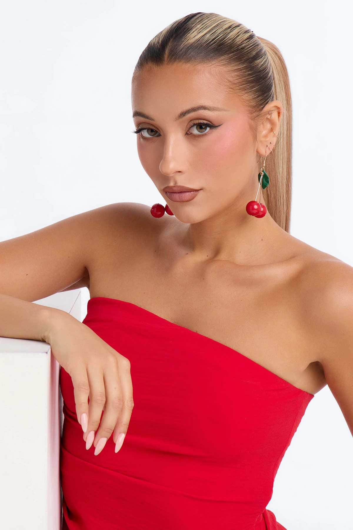 Cherry Darling Earrings - Red — Vermelho
