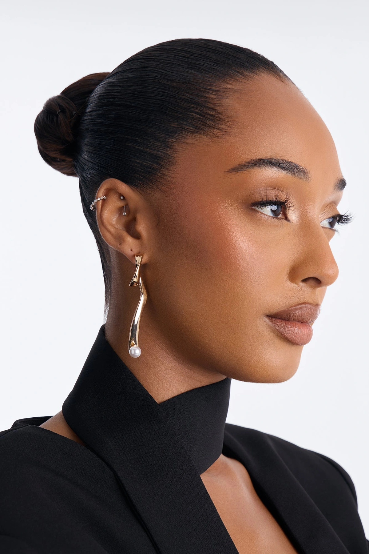 With Grace Drop Earrings - Gold — Dourado
