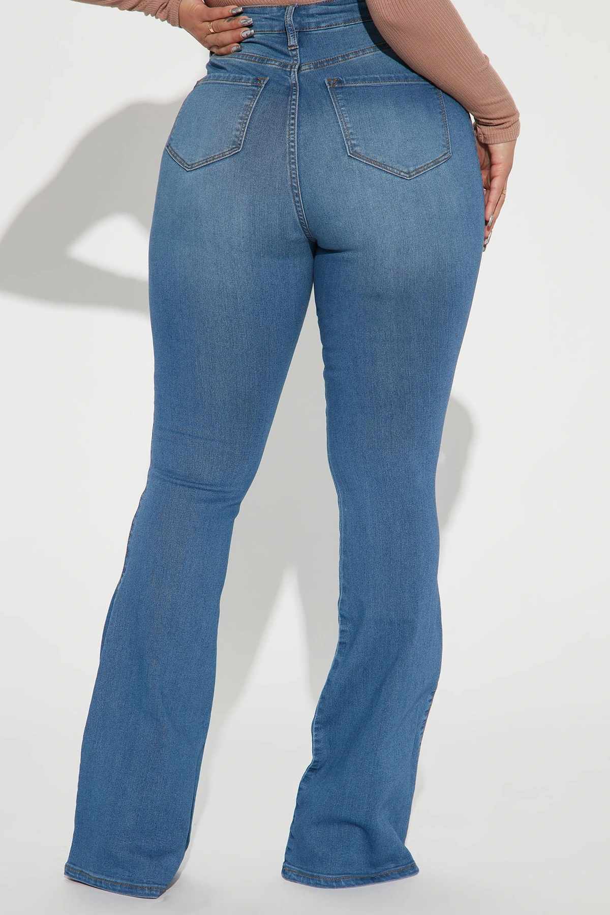 Deep In My Soul Flare Jeans - Light Wash — Ganga de lavagem clara