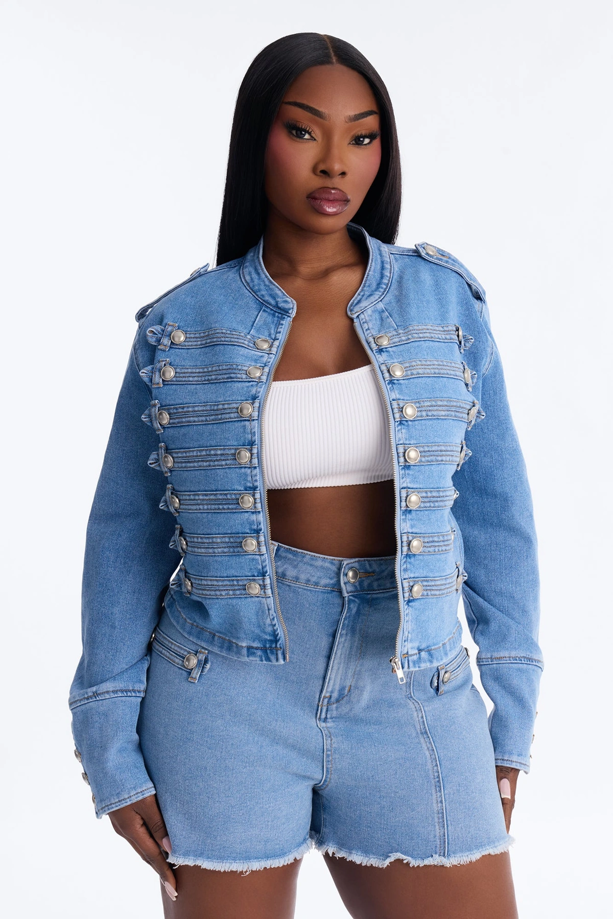 Defended You Decorated Stretch Denim Jacket - Light Wash — Ganga de lavagem clara