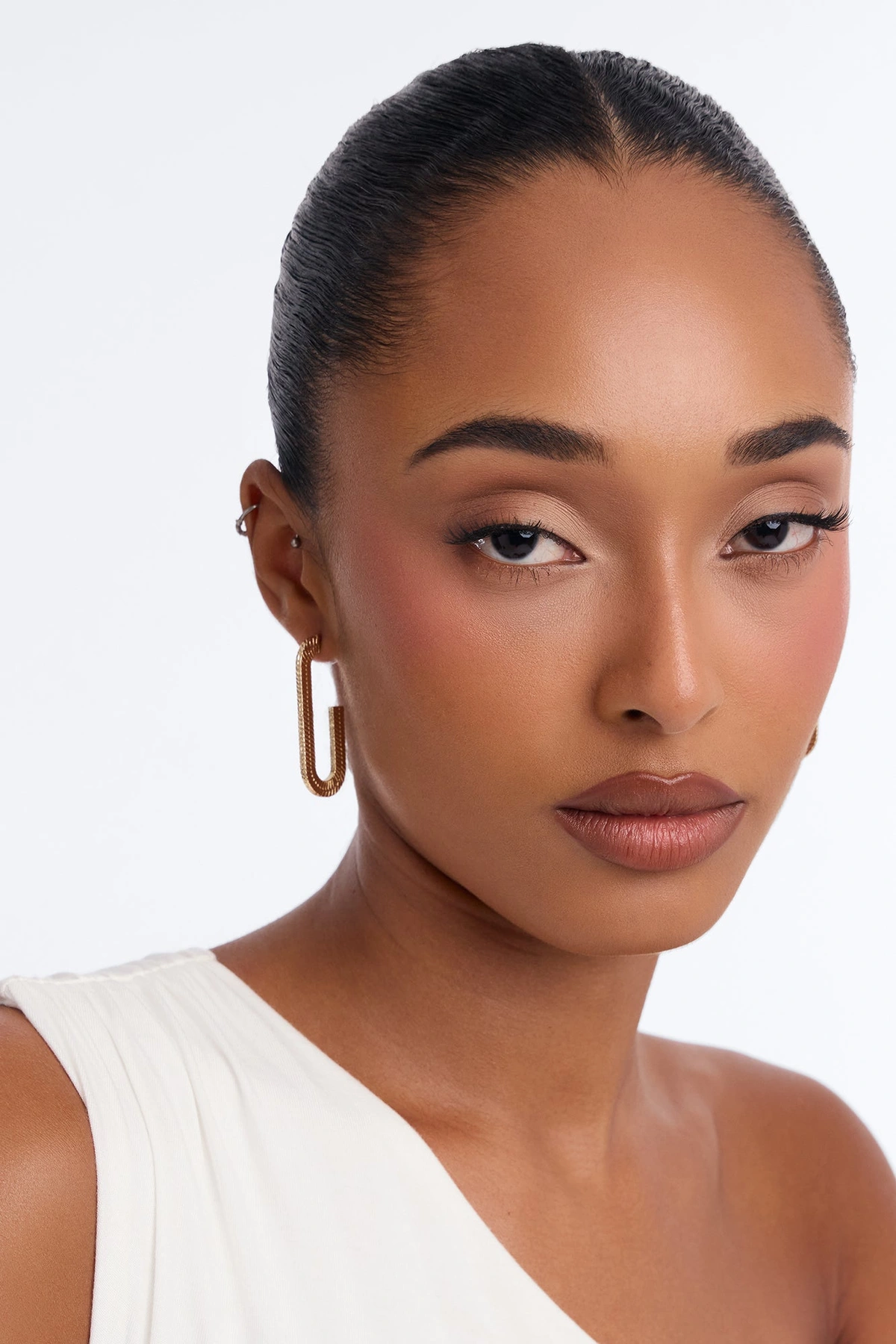 Caught In The Moment Hoop Earrings - Gold — Dourado