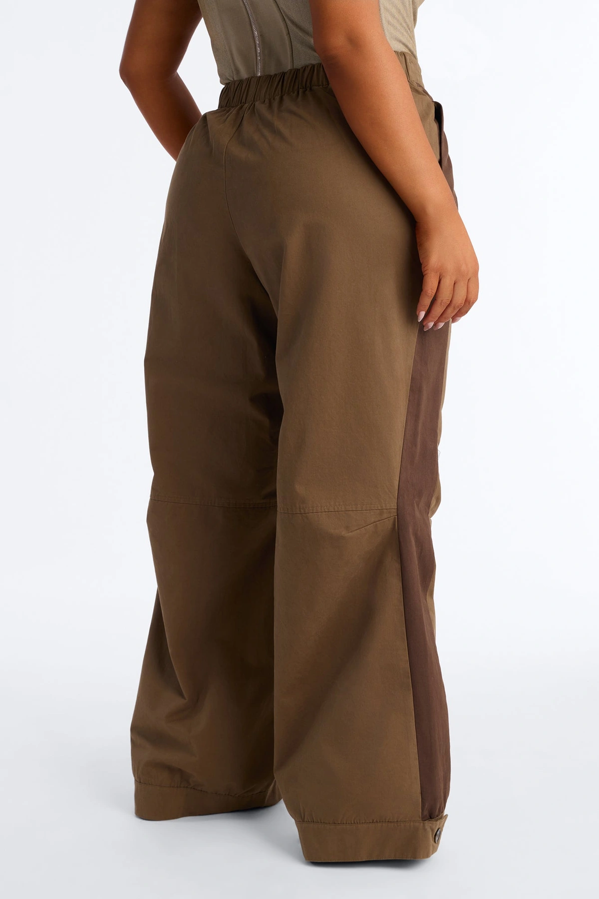 Zuri Mid Rise Colorblock Wide Leg Pant 32″ - Olive/combo — Verde-azeitona/combinação
