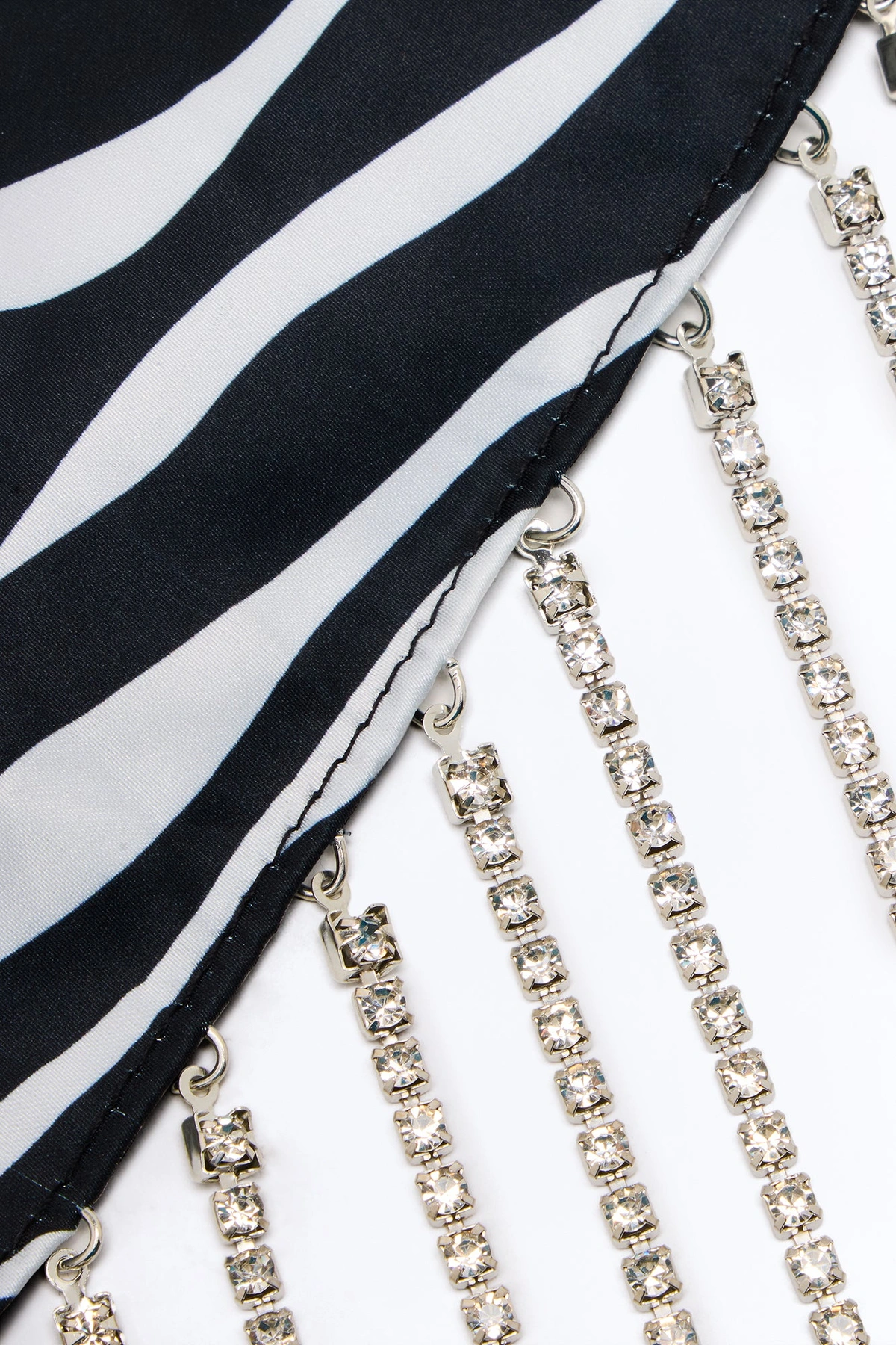 Wild Beauty Rhinestone Fringe Head Scarf - Black/White — Preto/Branco