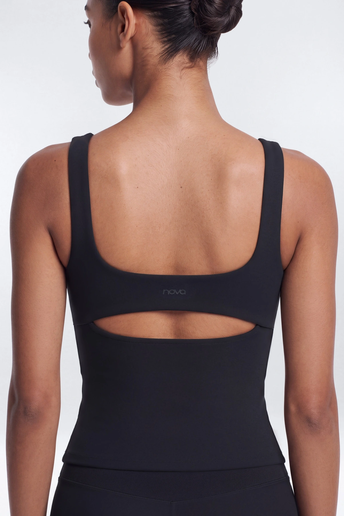 CloudForm™ Cut Out Back Sport Tank - Black — Preto