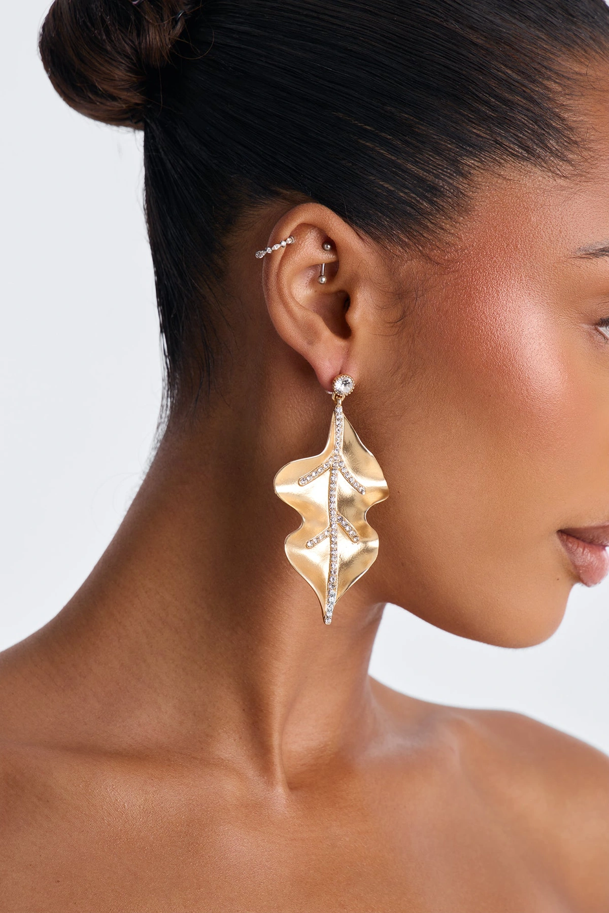 Can't Leaf Me Alone Drop Earrings - Gold — Dourado