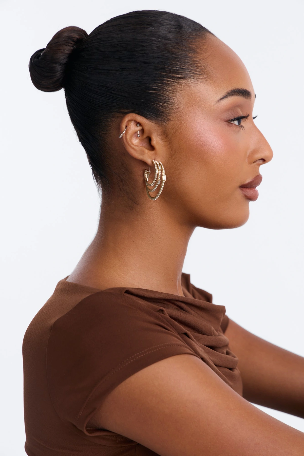 Need You Rhinestone Hoop Earrings - Gold — Dourado