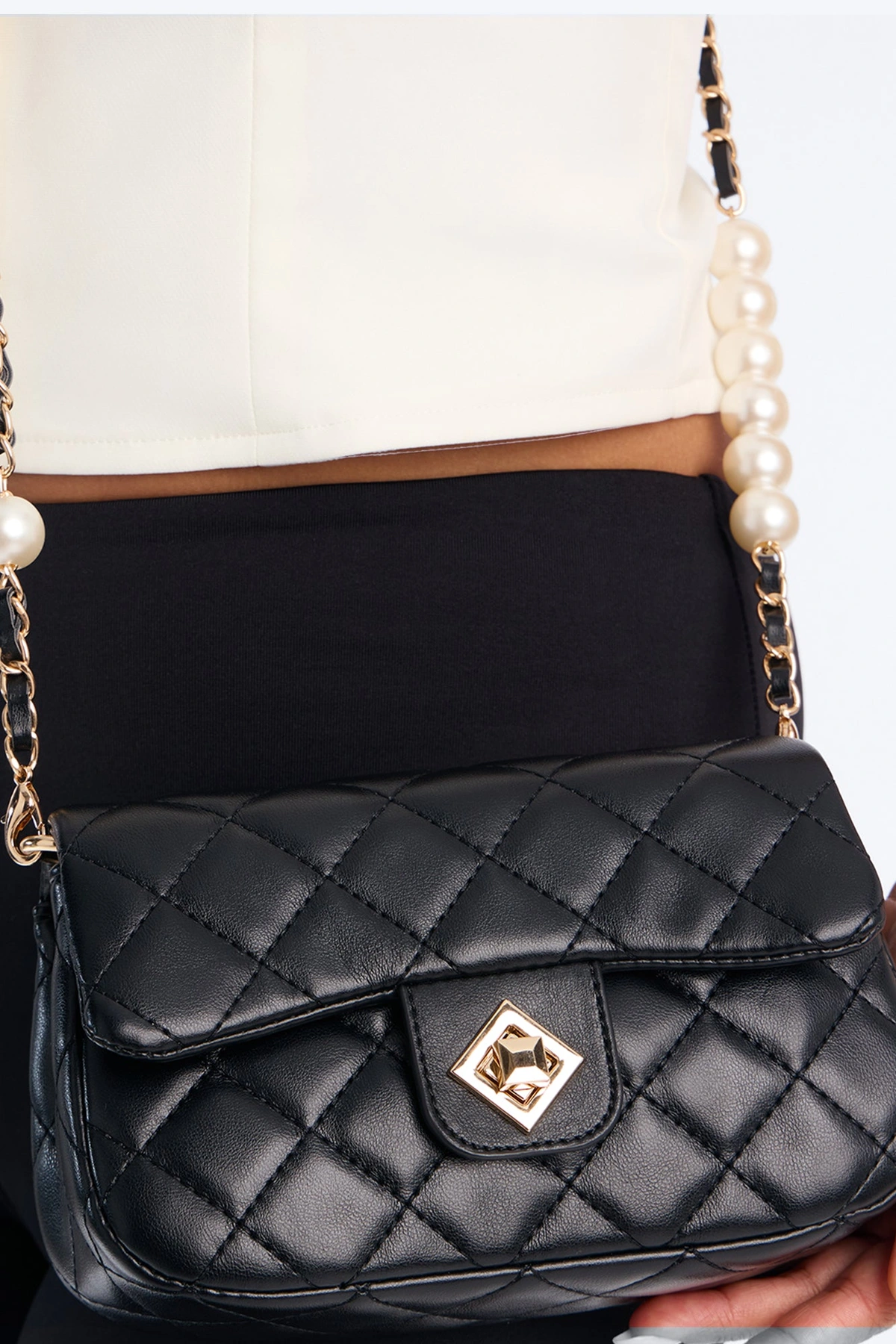 Late Night Sway Faux Leather Handbag - Black — Preto