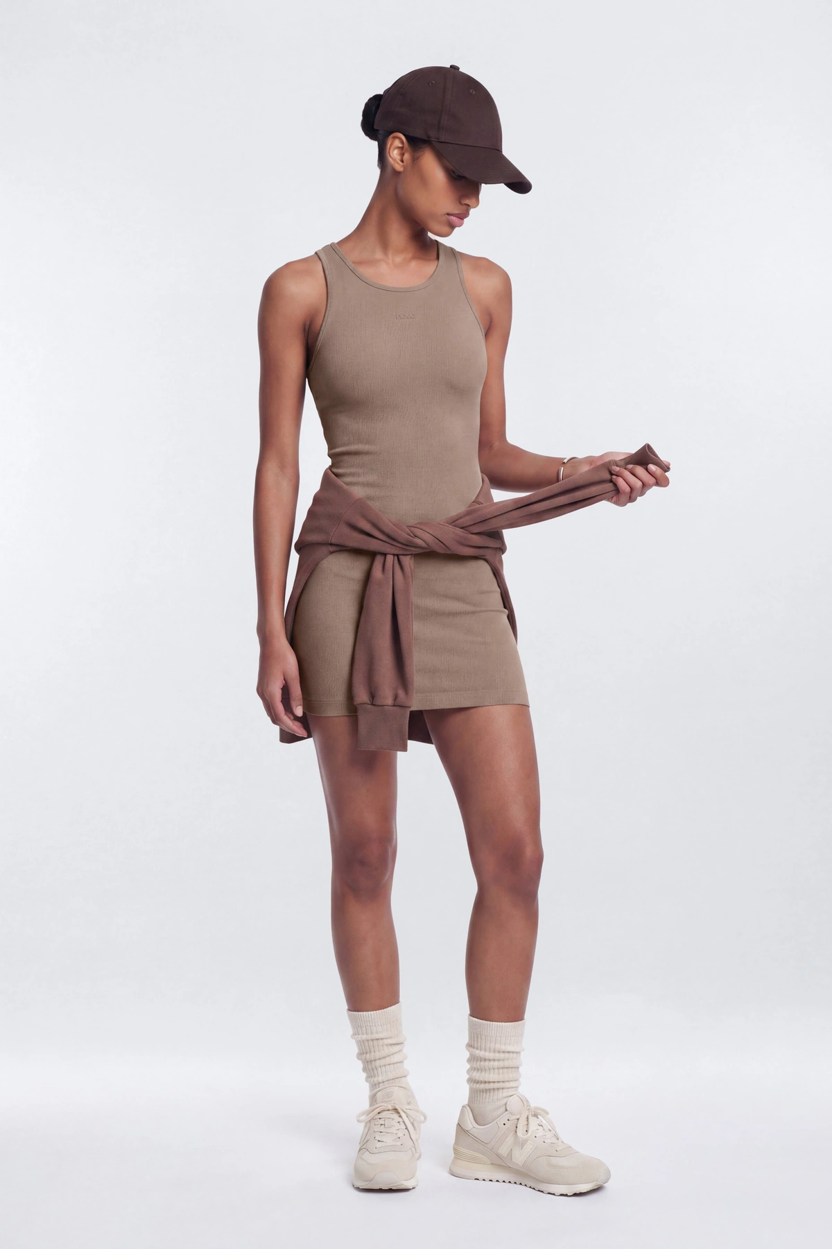 CottonFlex™ Cut Out Back Sports Dress - Heather Taupe — mesclado Bege acinzentado