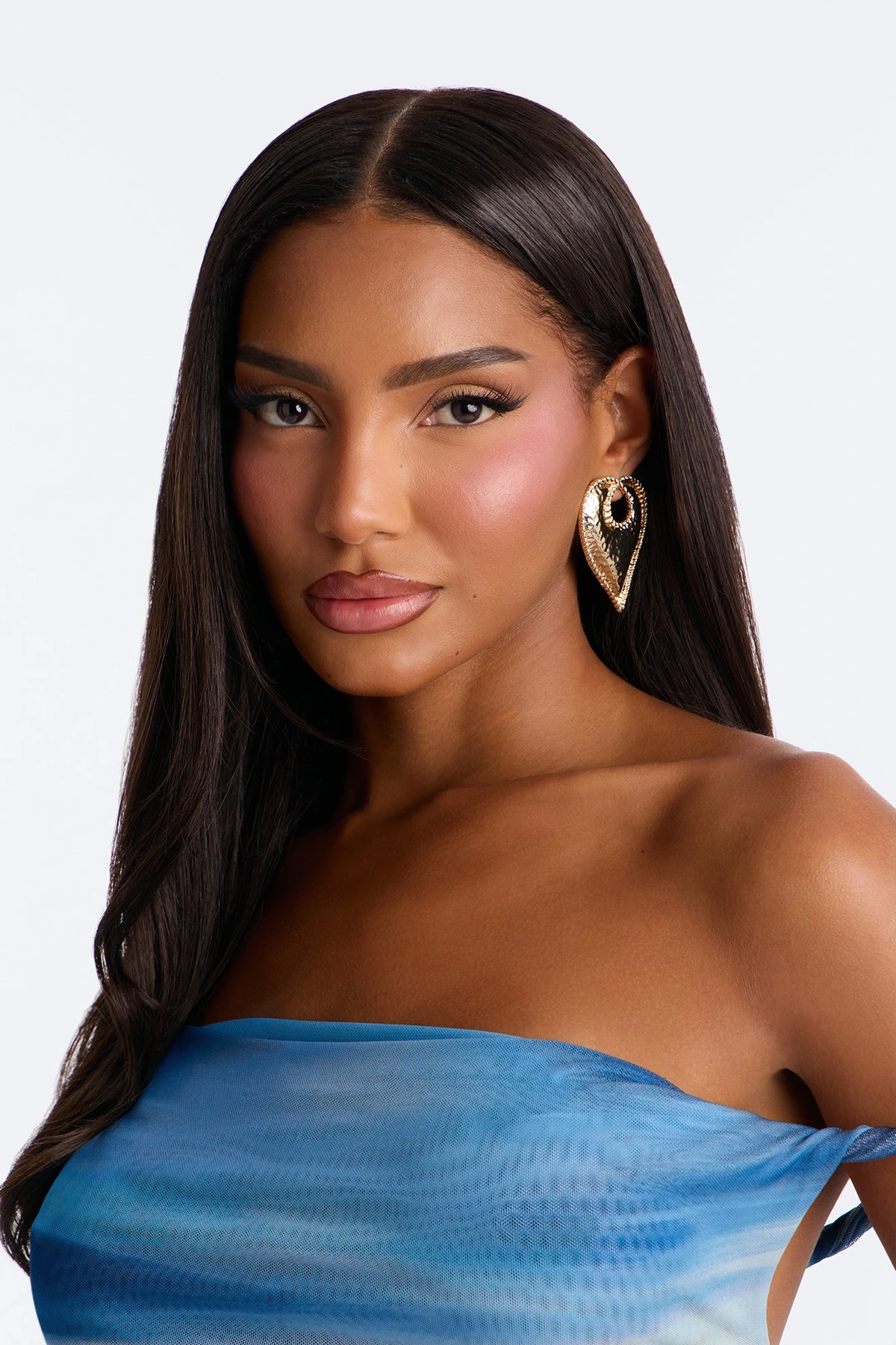 Heartful Drop Earrings - Gold — Dourado