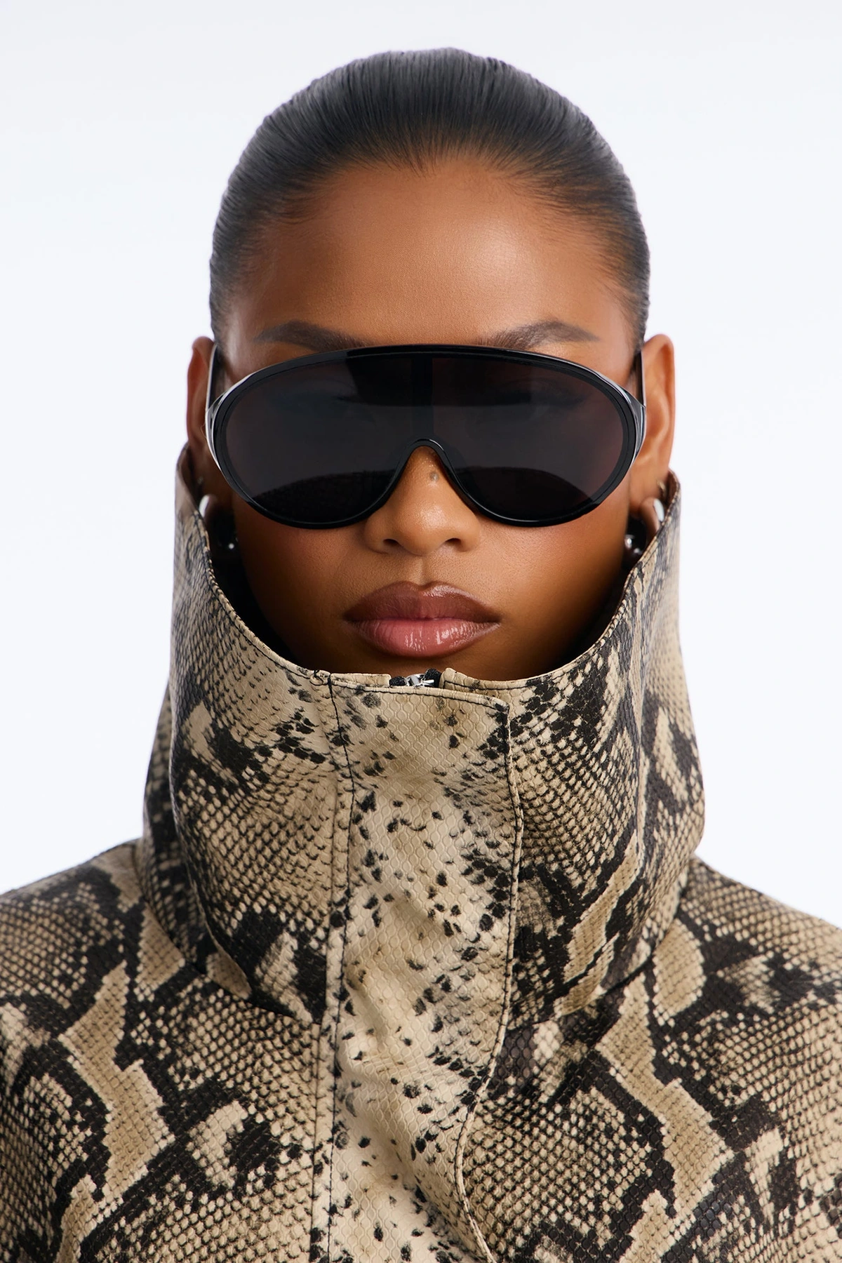 Sassy Attitude Sunglasses - Black — Preto