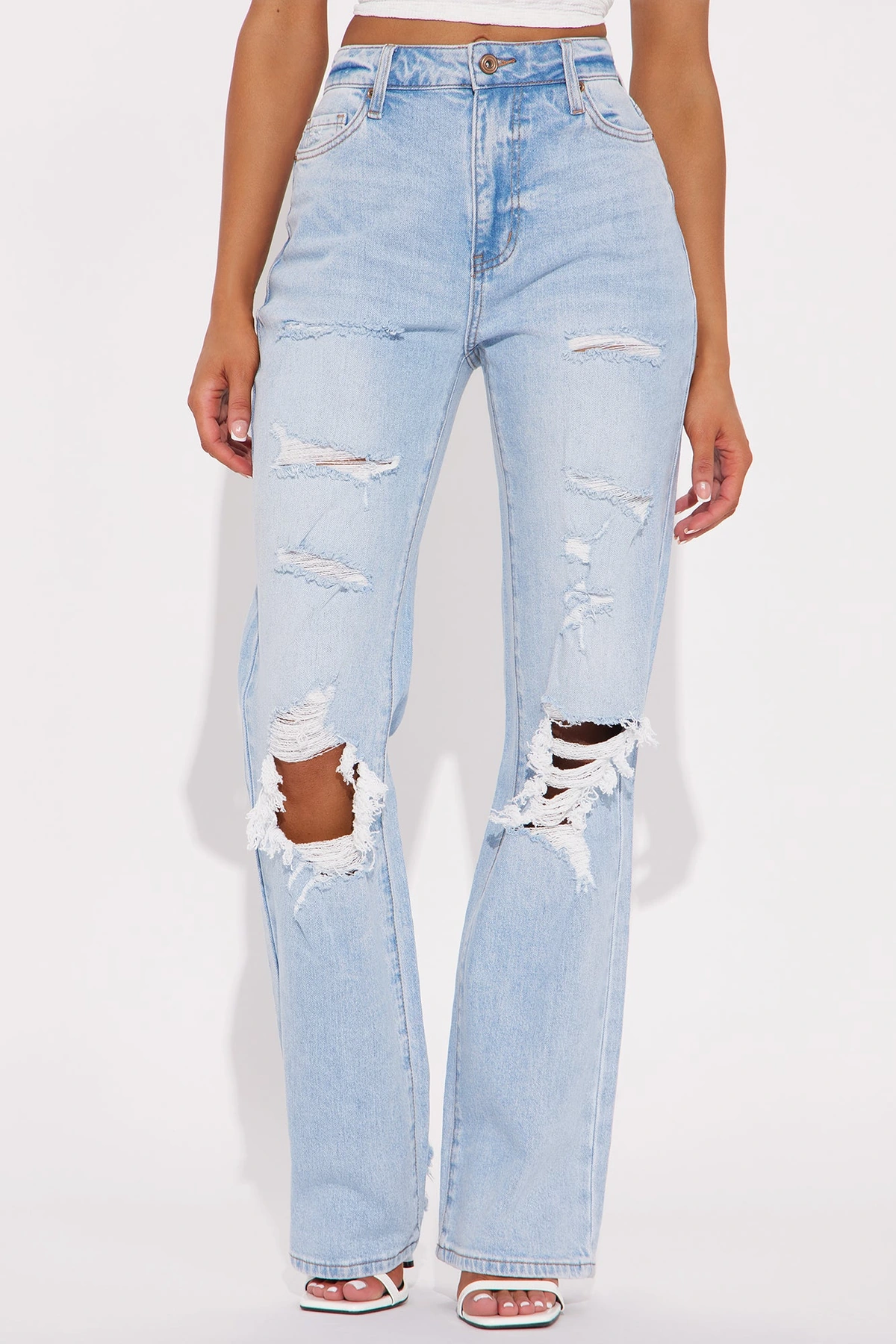 Posted Stretch Ripped Straight Leg Jeans - Light Wash — Ganga de lavagem clara