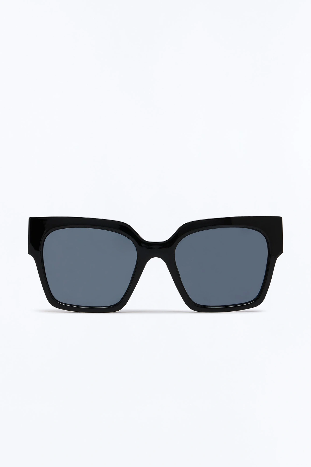 Deserve It All Sunglasses - Black — Preto