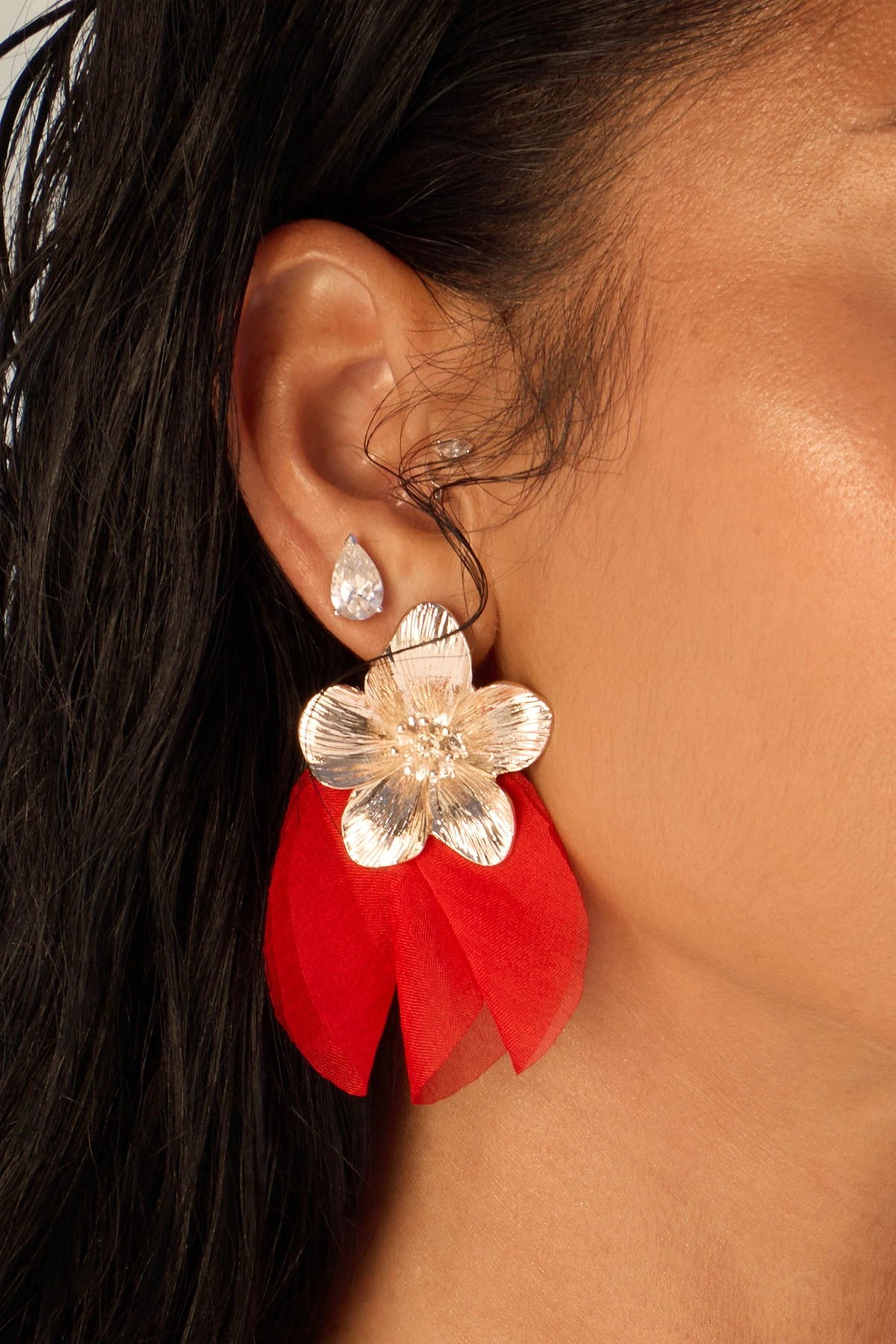 Romance Me Away Earrings - Gold/Red — Dourado/Vermelho