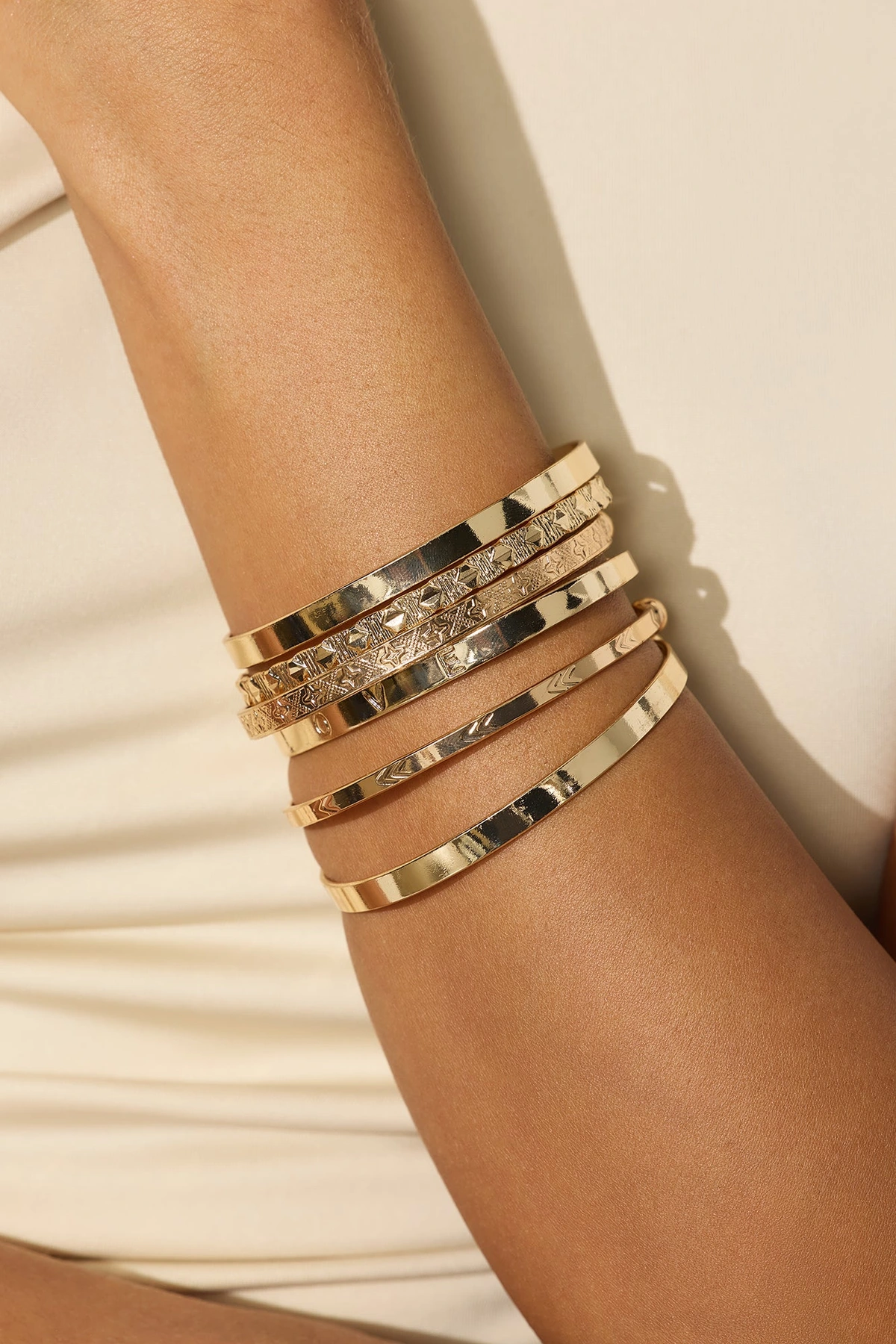 Anything For Love 6 Piece Bangle Set - Gold — Dourado