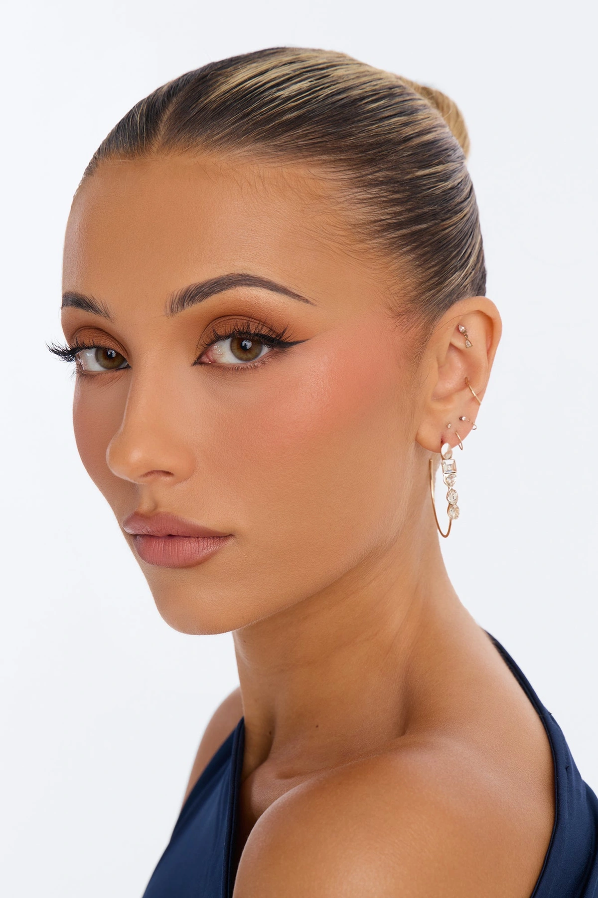Late Nights Rhinestone Hoop Earrings - Gold — Dourado
