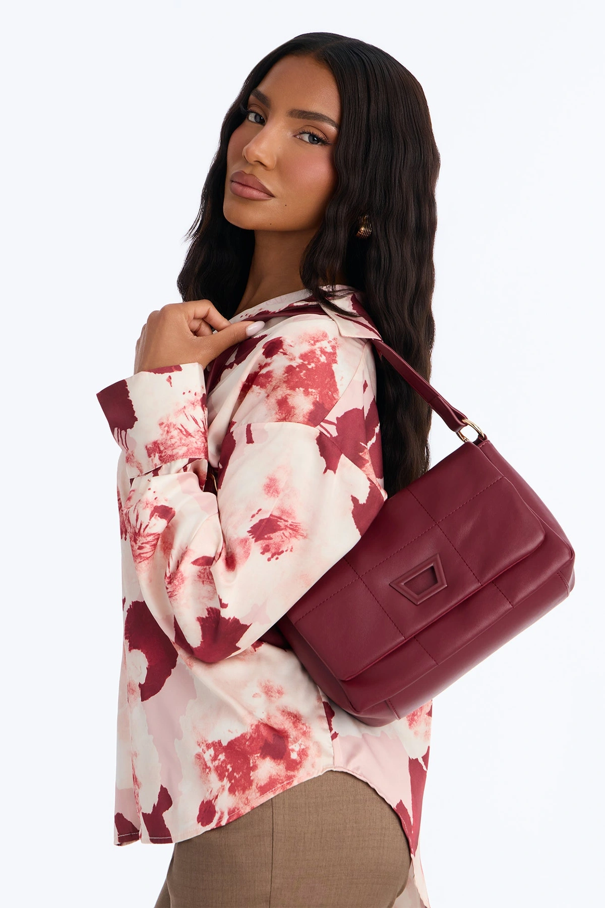 Softest To Touch Faux Leather Quilted Shoulder Bag - Burgundy — Bordô