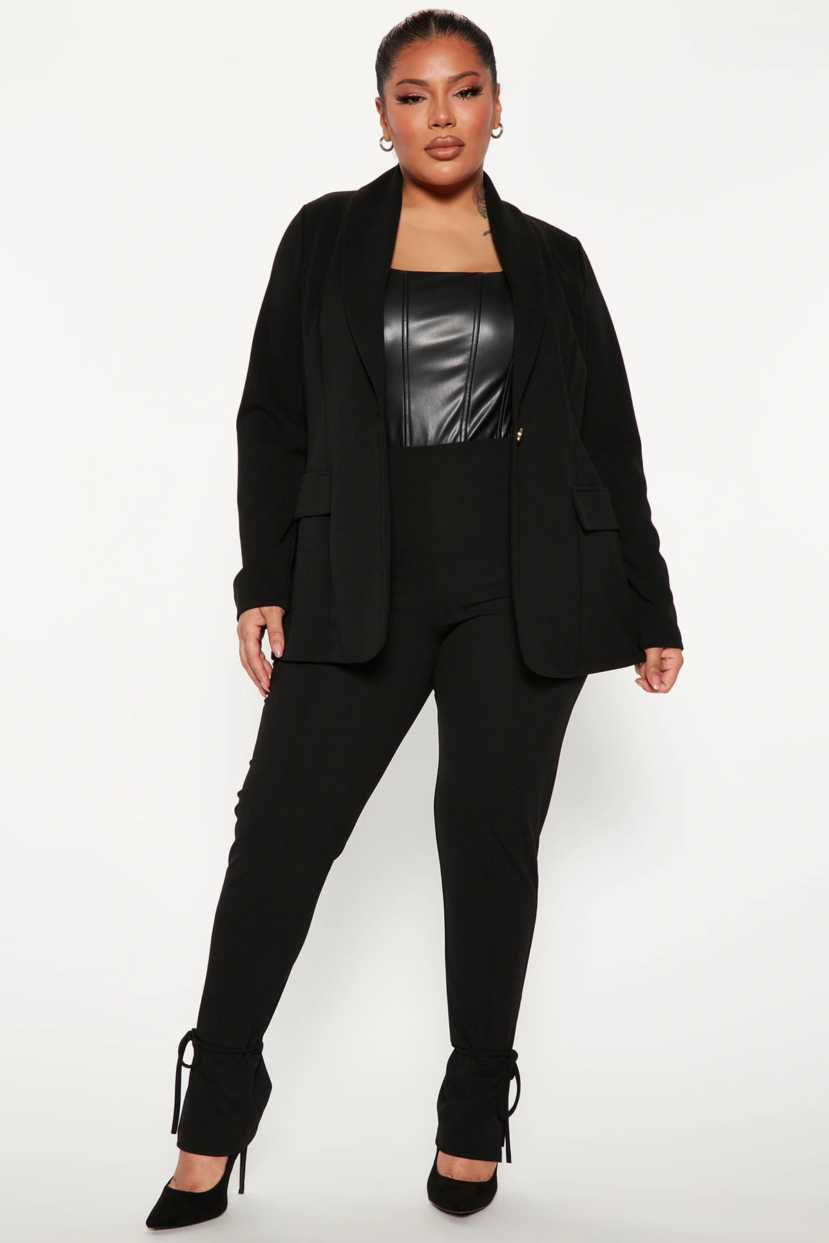 Head Of The Table Pant Suit - Black — Preto