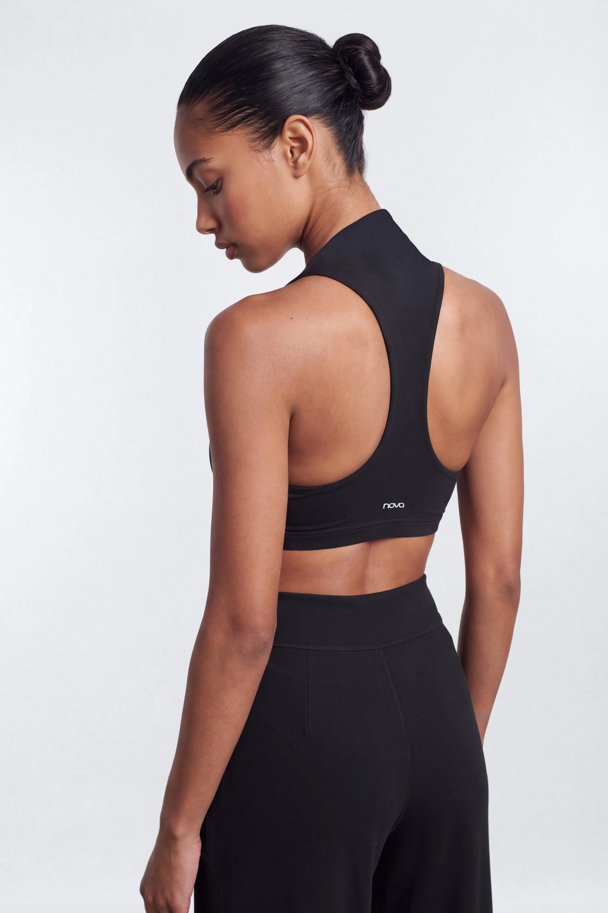 ProStretch™ Mock Neck Quarter Zip Sports Bra - Black — Preto