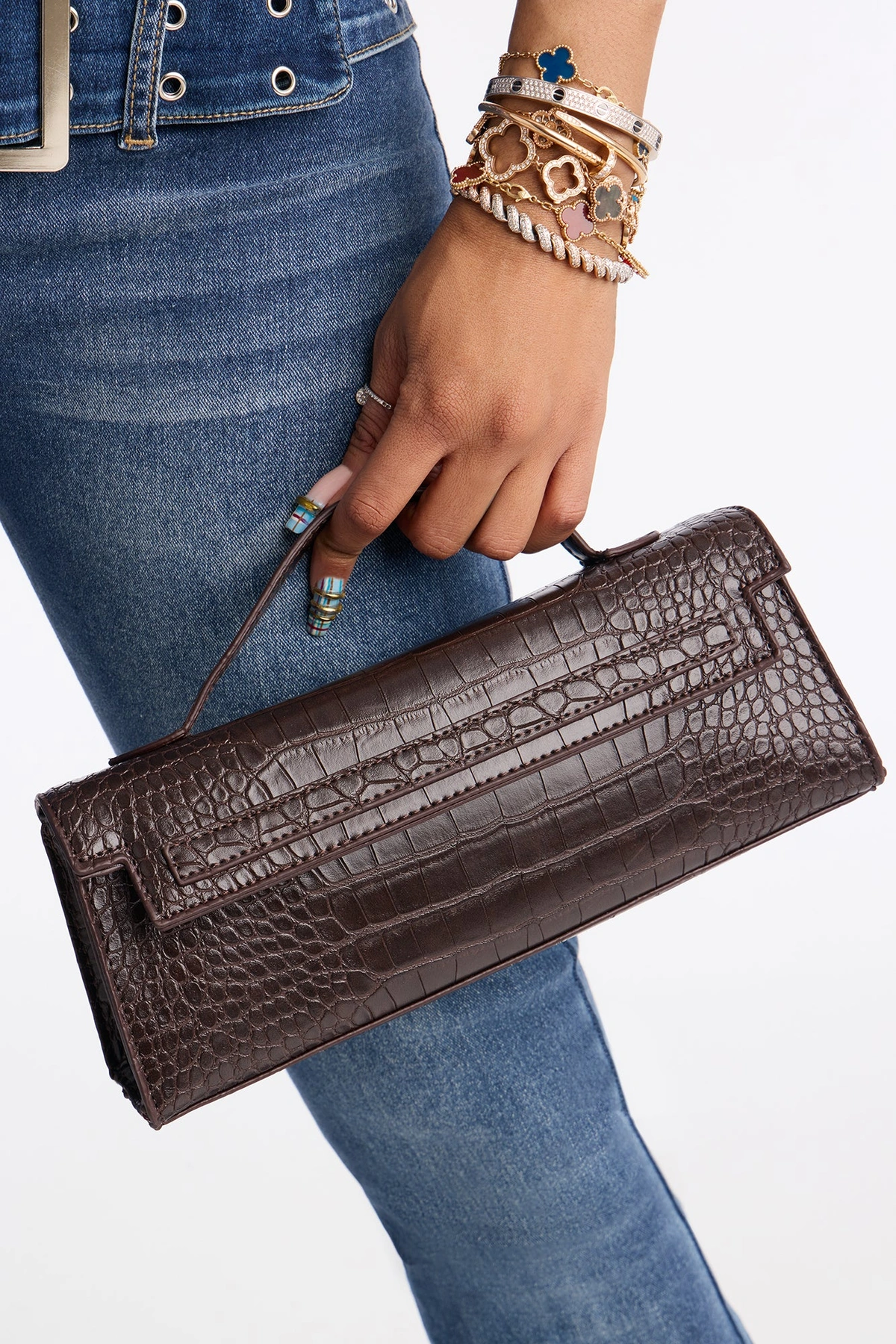 Predator Instinct Embossed Croc Faux Leather Clutch - Brown — Castanho