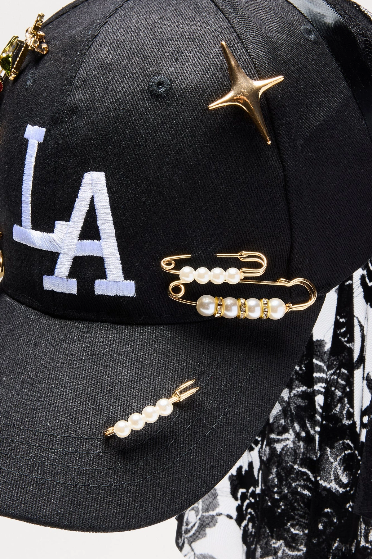 Beauty Of The City Baseball Hat - Black — Preto