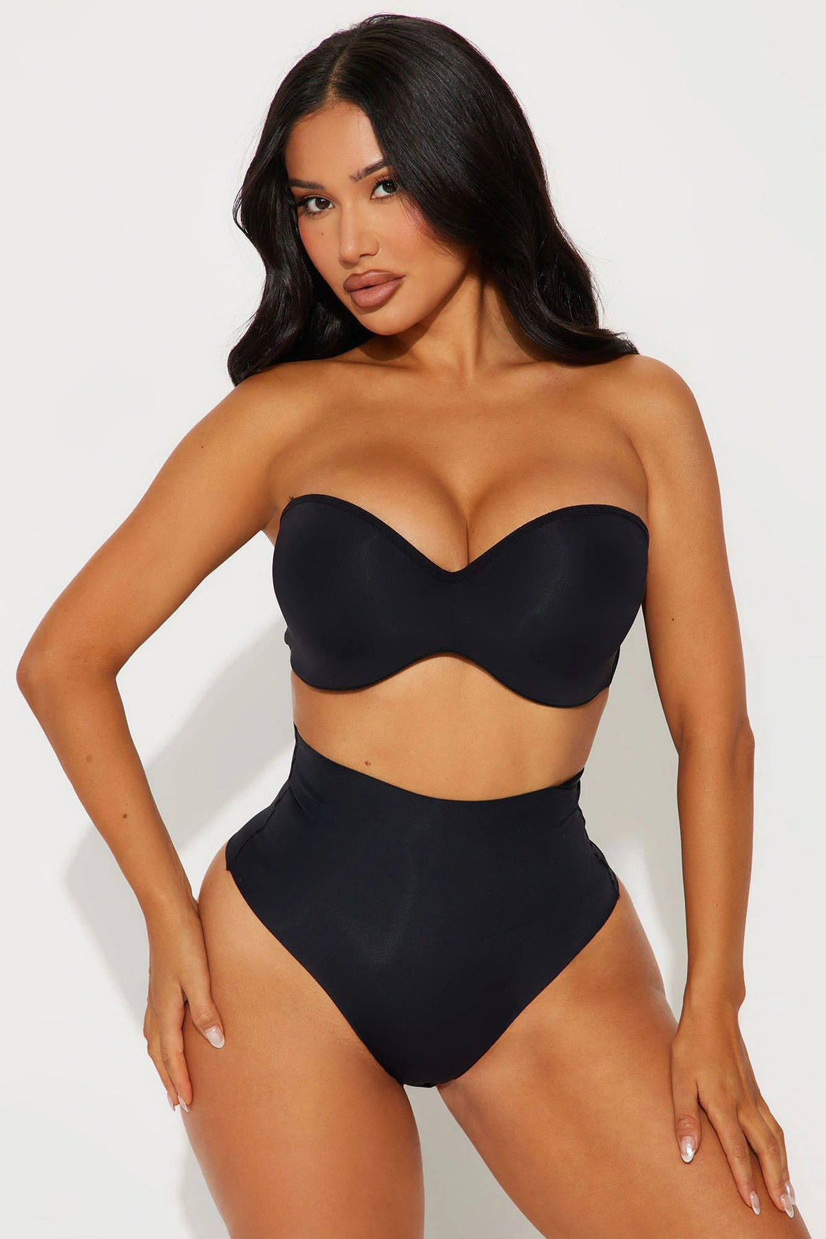 Smoothing Shapewear Thong Panty - Black — Preto
