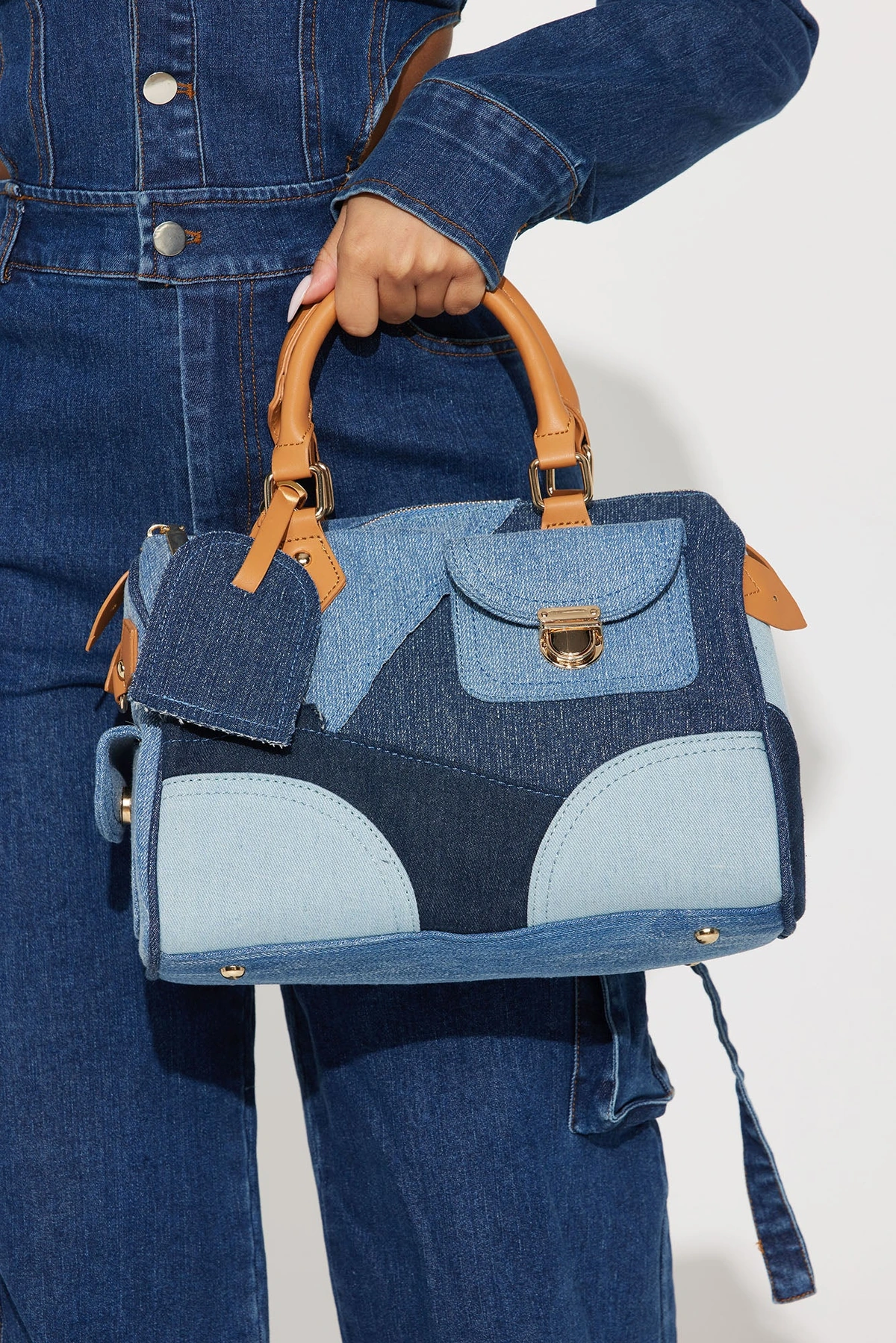 Coolest On The Block Handbag - Light Wash — Ganga de lavagem clara