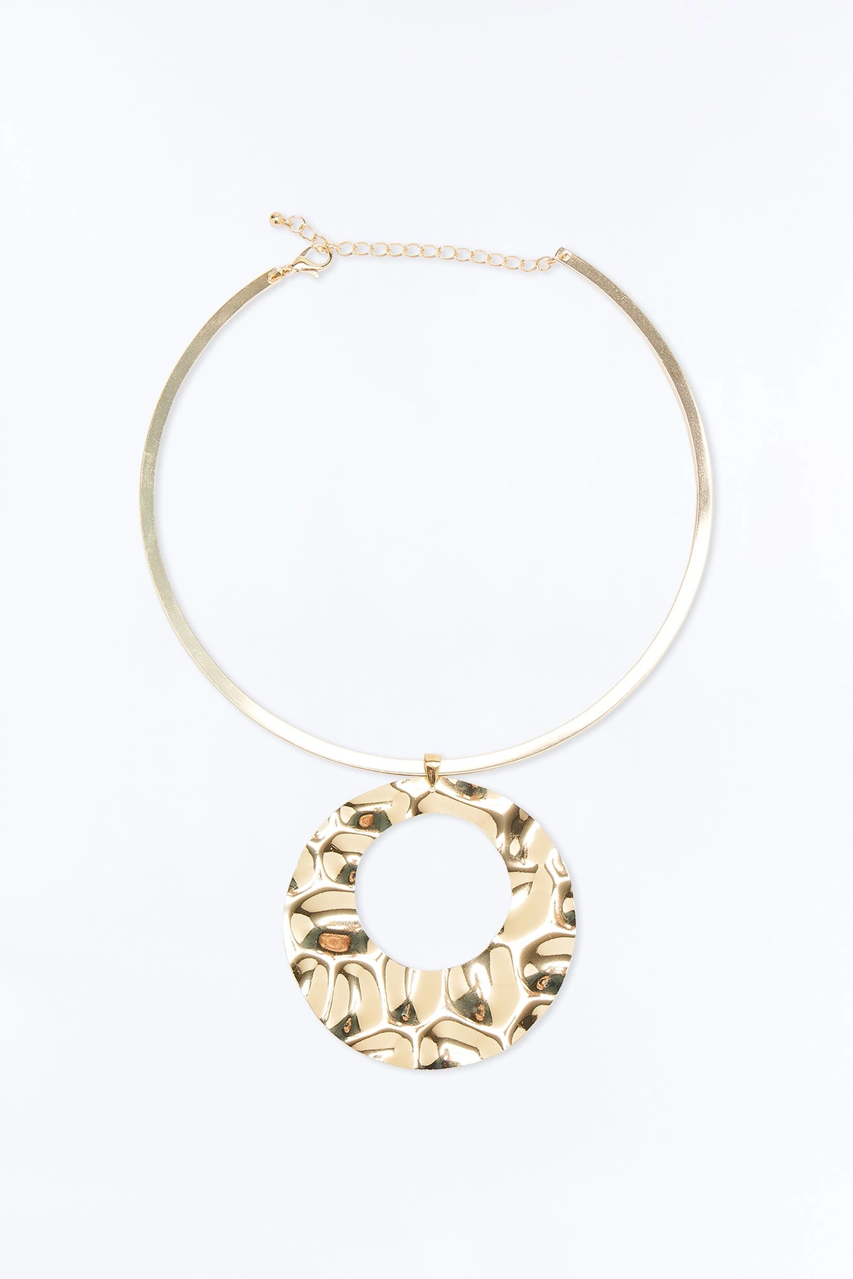 Wrapped In Warmth Necklace - Gold — Dourado